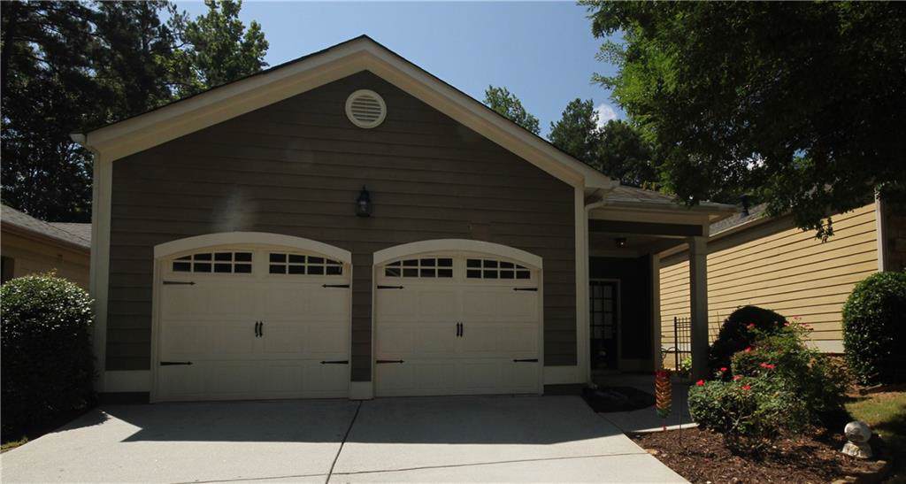 224 Oakleaf Drive - Photo 1