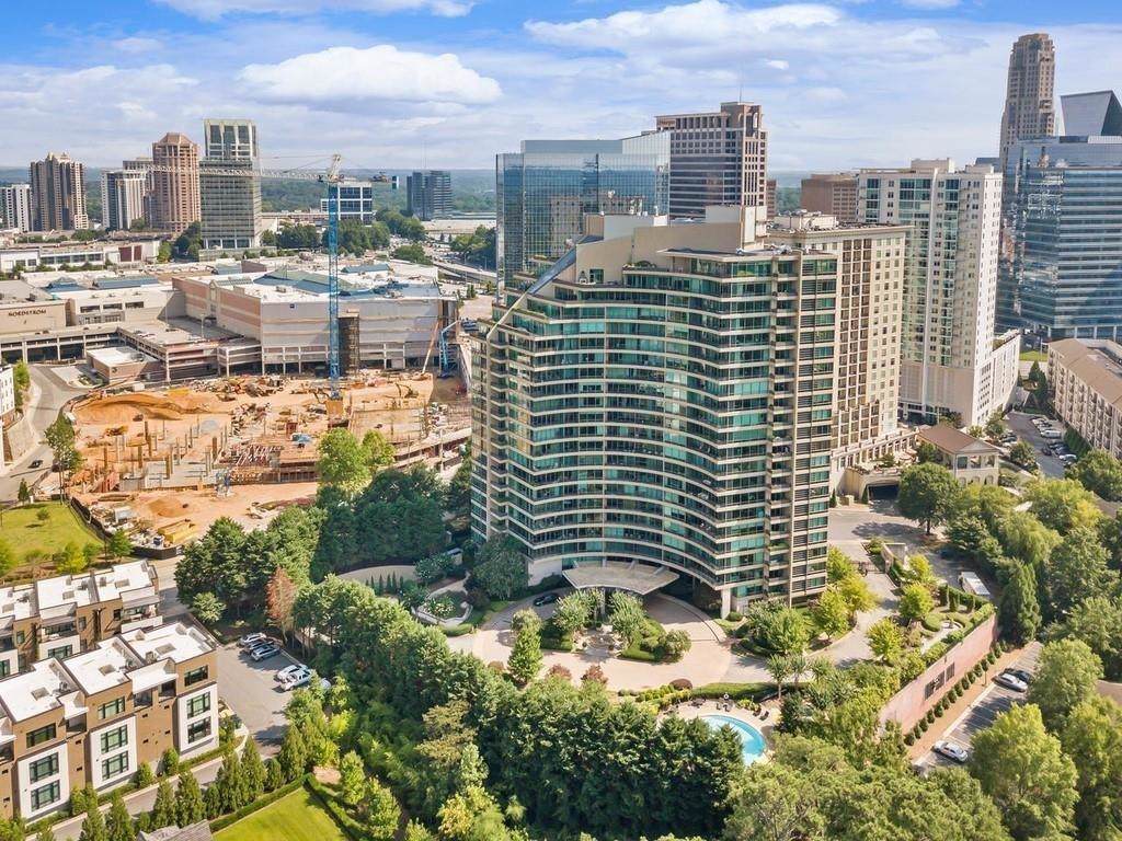 700 Park Regency - Photo 1