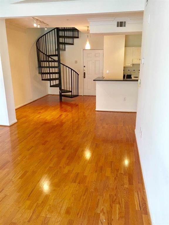 955 Juniper Street - Photo 1