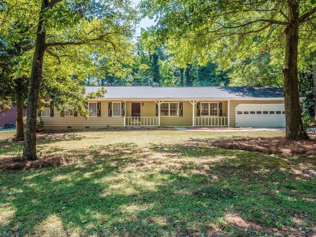 2607 Twin Oaks Drive - Photo 1