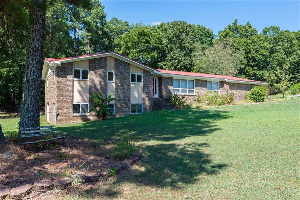 216 Three Oaks Drive - Photo 1