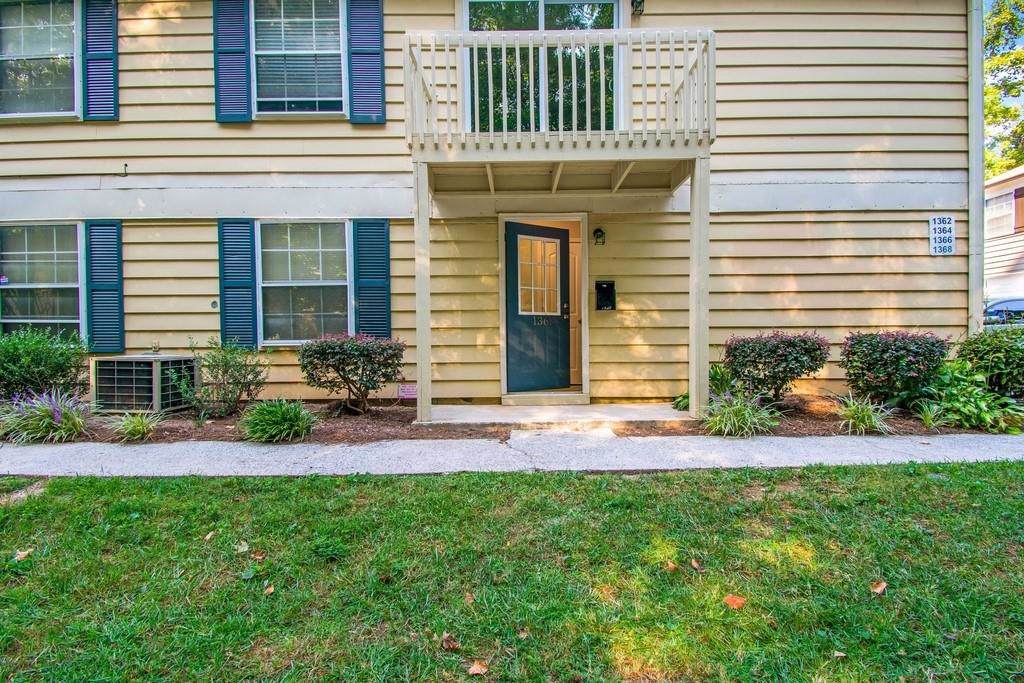 1368 Surrey Lane - Photo 1