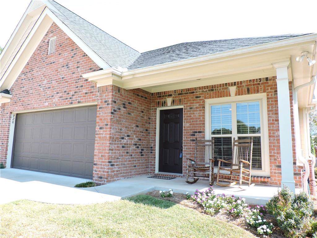 728 Bradford Street - Photo 1