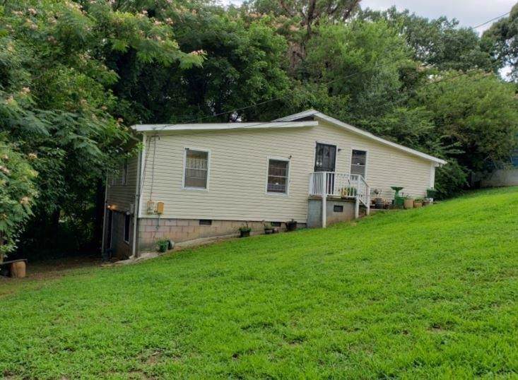 1686 Mary George Avenue - Photo 1