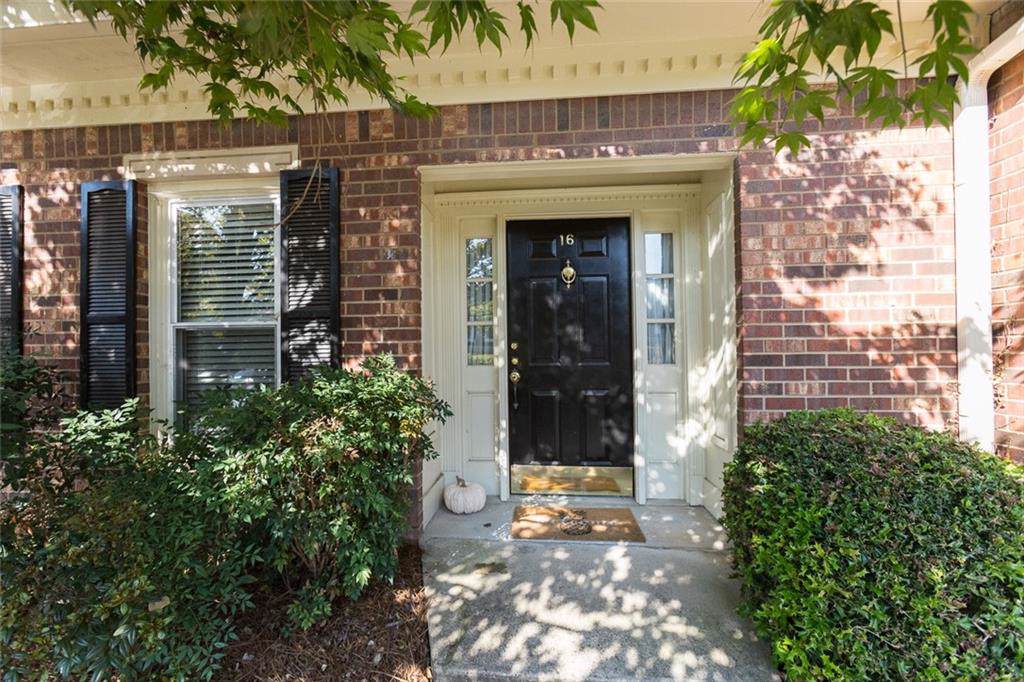 16 Stratford Hall Place - Photo 1