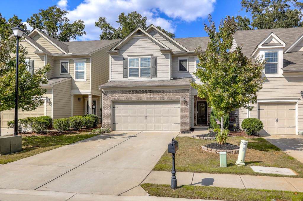 5190 Breezewood Circle - Photo 1