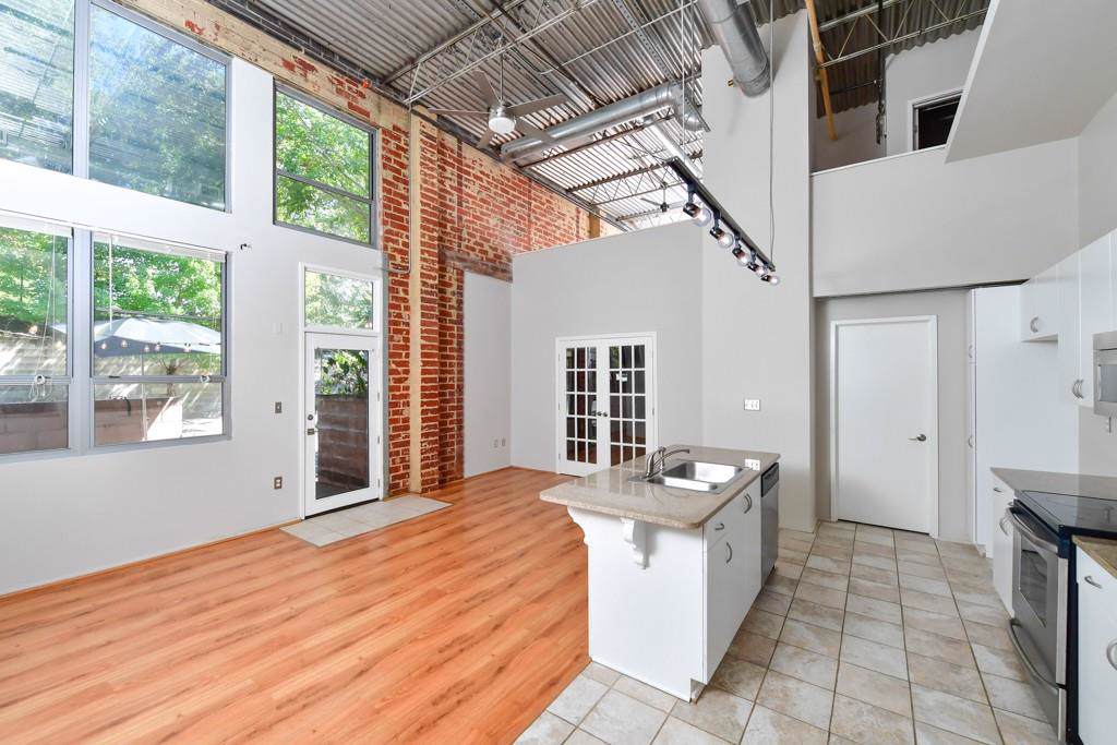 195 Arizona Avenue - Photo 1
