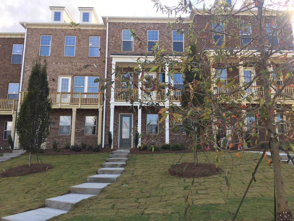 333 Beacons Place - Photo 1