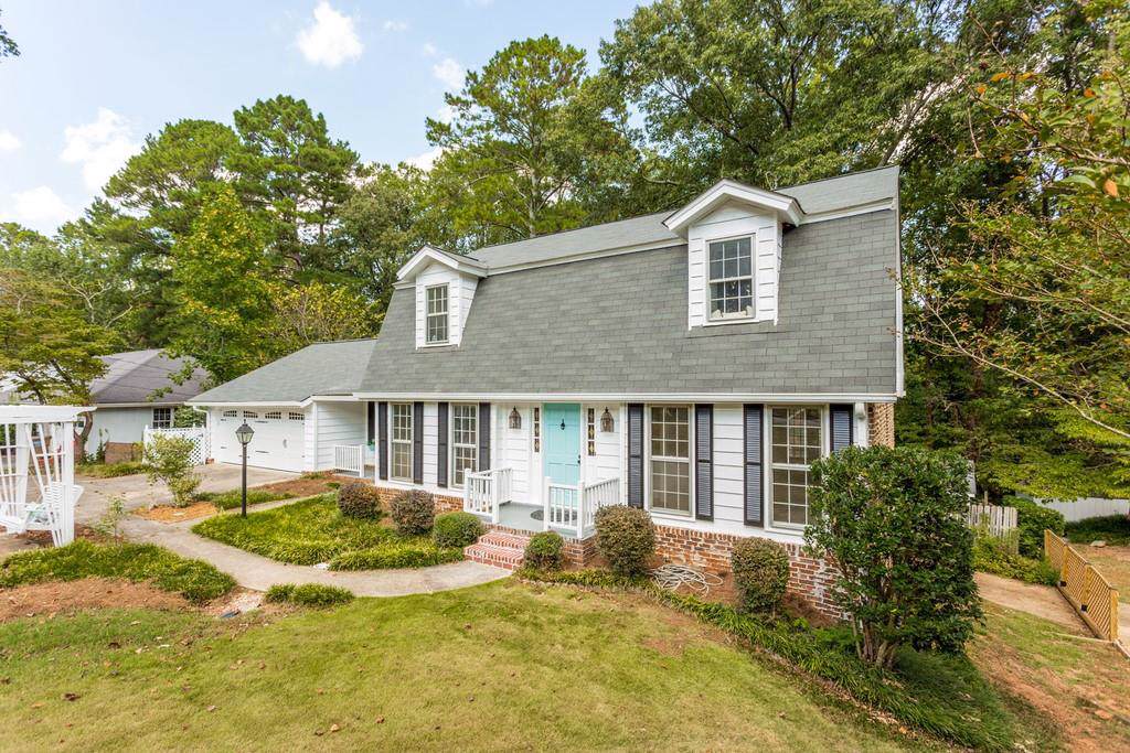 672 Ridgeview Drive - Photo 1