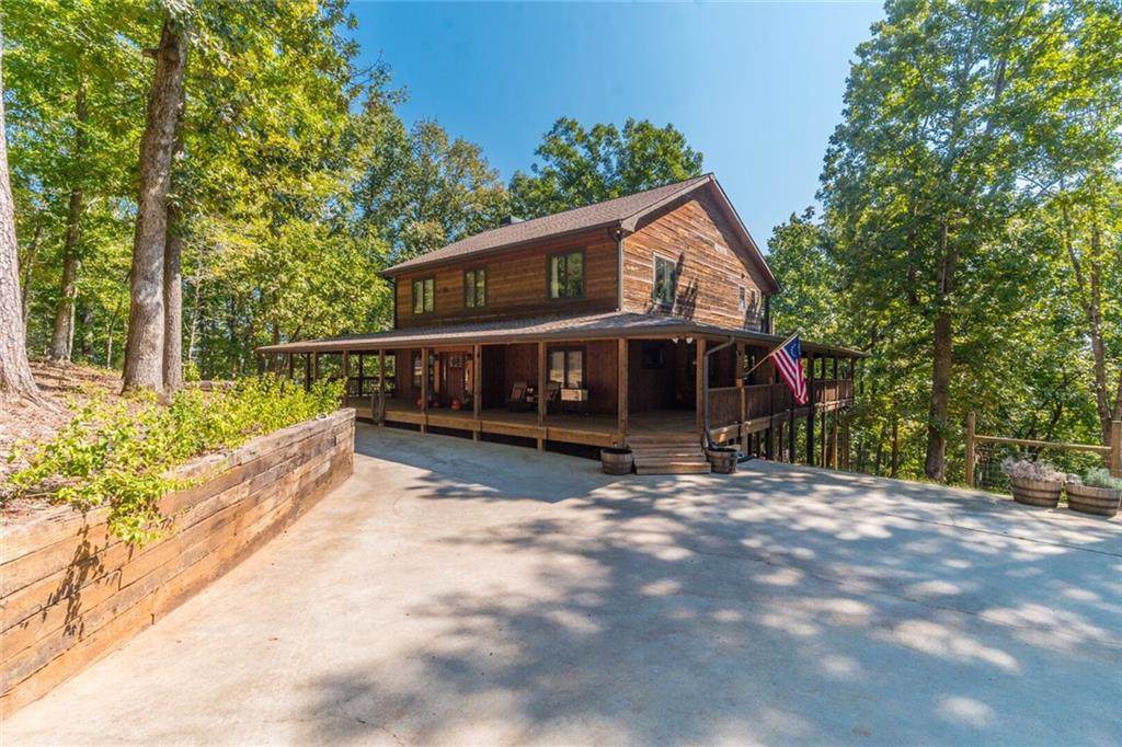 516 Lakeview Drive - Photo 1