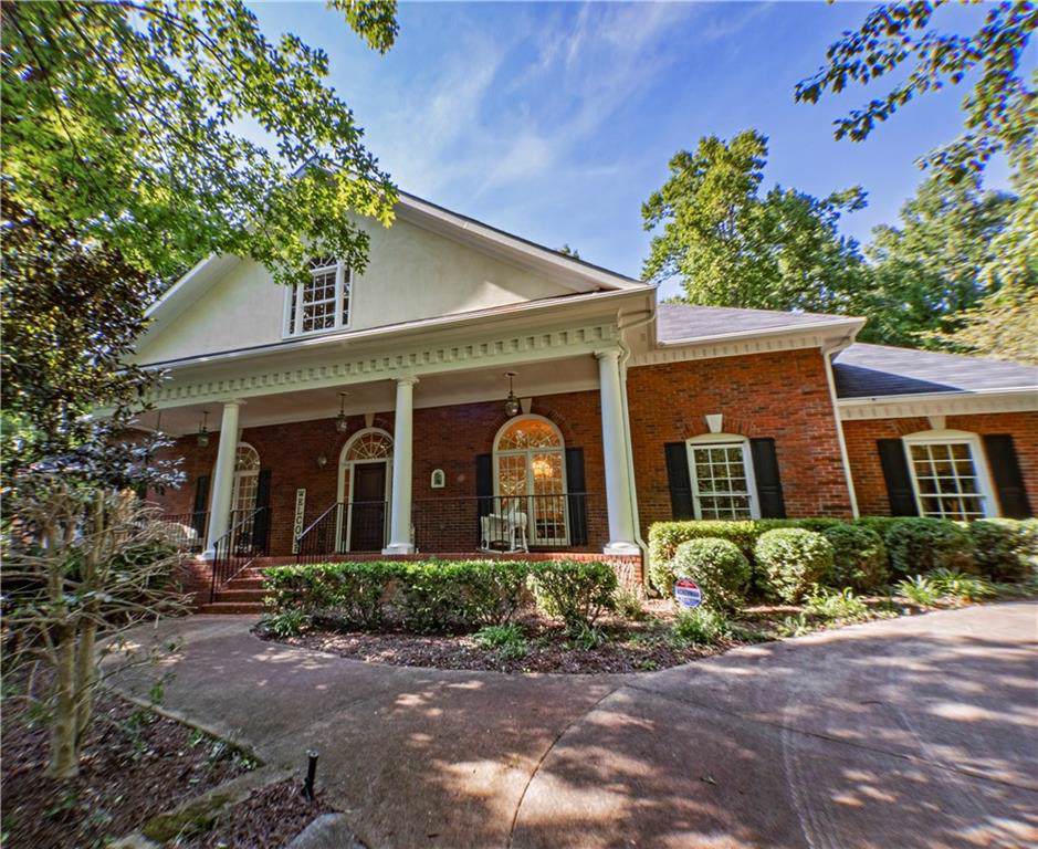 760 Lakeside Trail - Photo 1