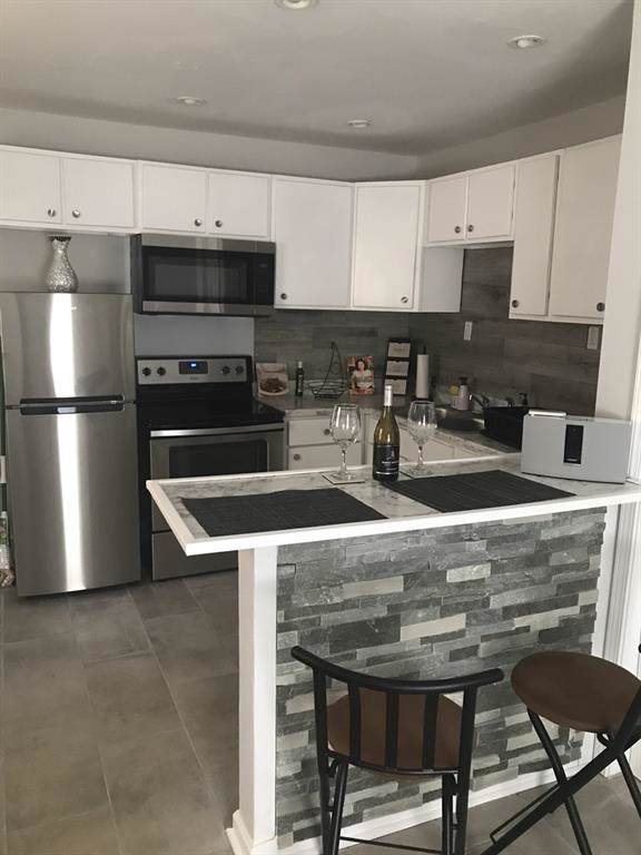 1010 Dunning Street - Photo 1
