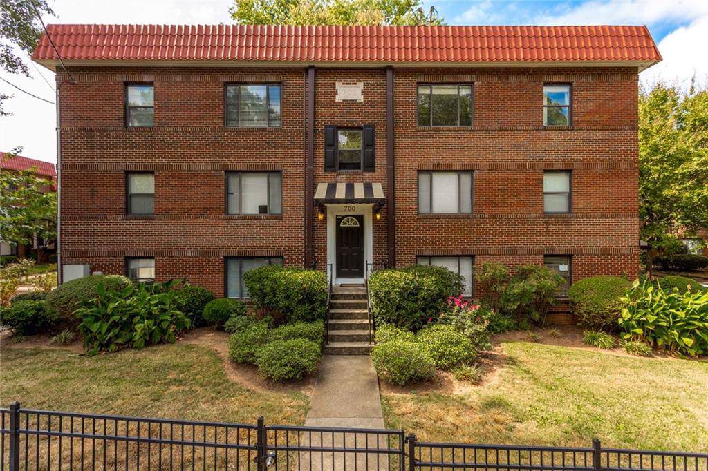 700 Argonne Avenue - Photo 1