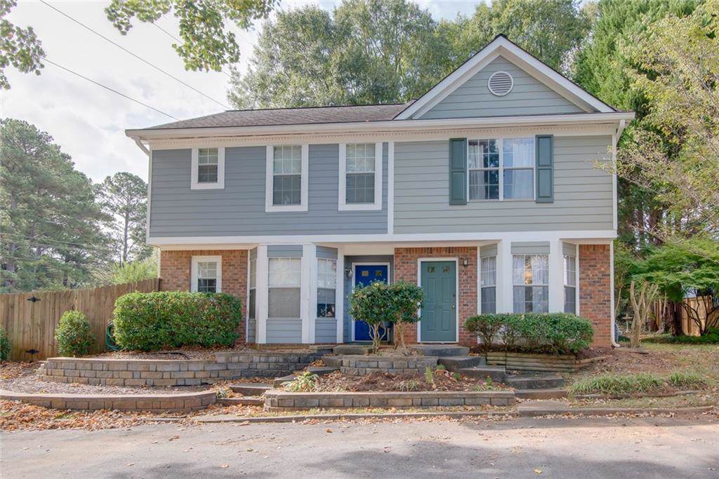 1680 Kennersly Close - Photo 1