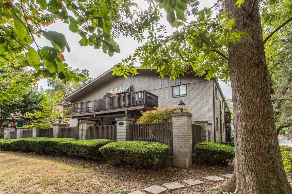 375 6TH Street - Photo 1