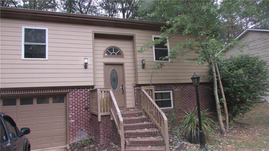 301 Amberwood Drive - Photo 1
