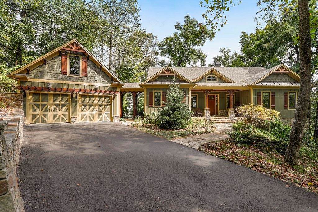 2084 Ridgeview Drive - Photo 1