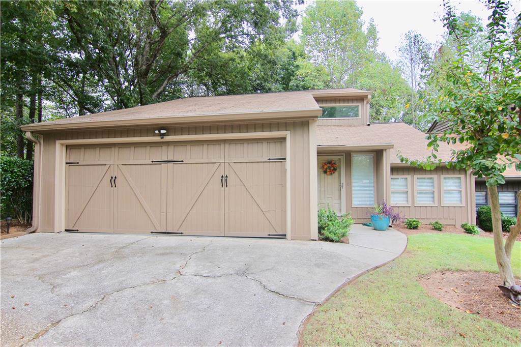 340 Colony Cove - Photo 1