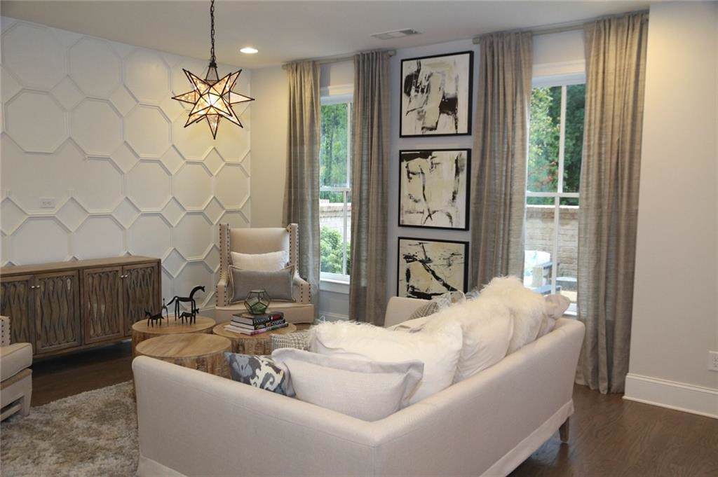 507 Woodhollow Drive - Photo 1
