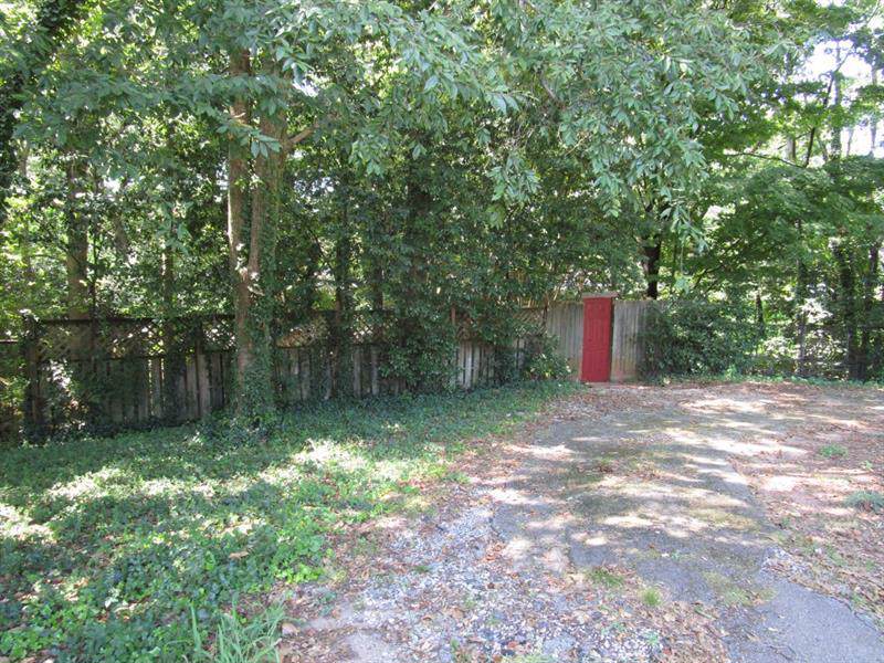2587 Flat Shoals Road - Photo 1