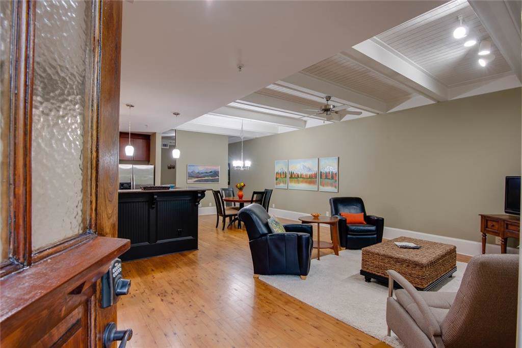 1858 Gordon Manor - Photo 1