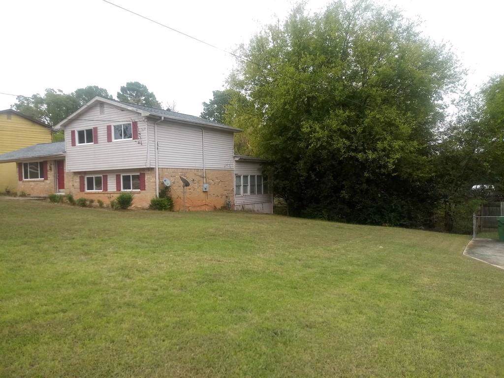 3828 Stephanie Drive - Photo 1
