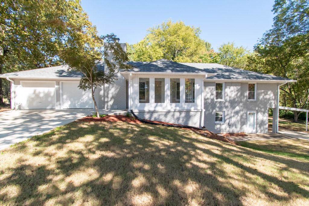 572 Thomas Lane - Photo 1