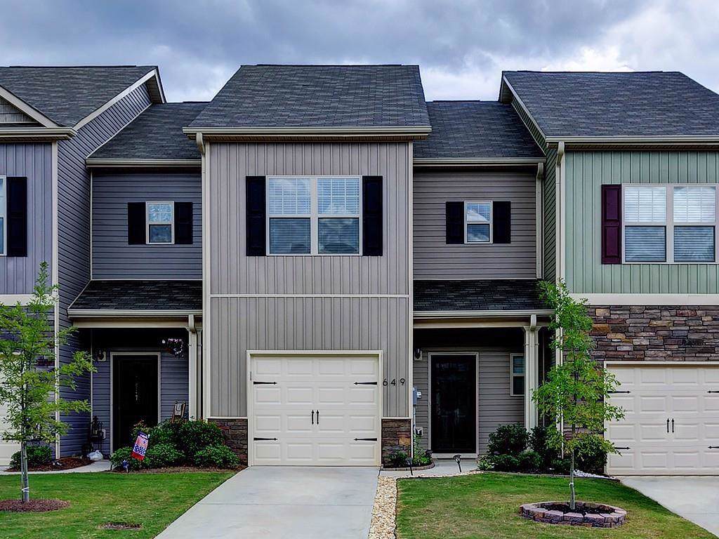 649 Oakside Place - Photo 1