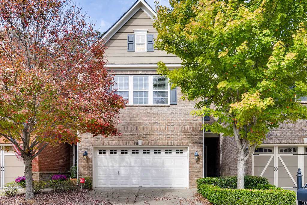 5925 Oxford Chase Circle - Photo 1