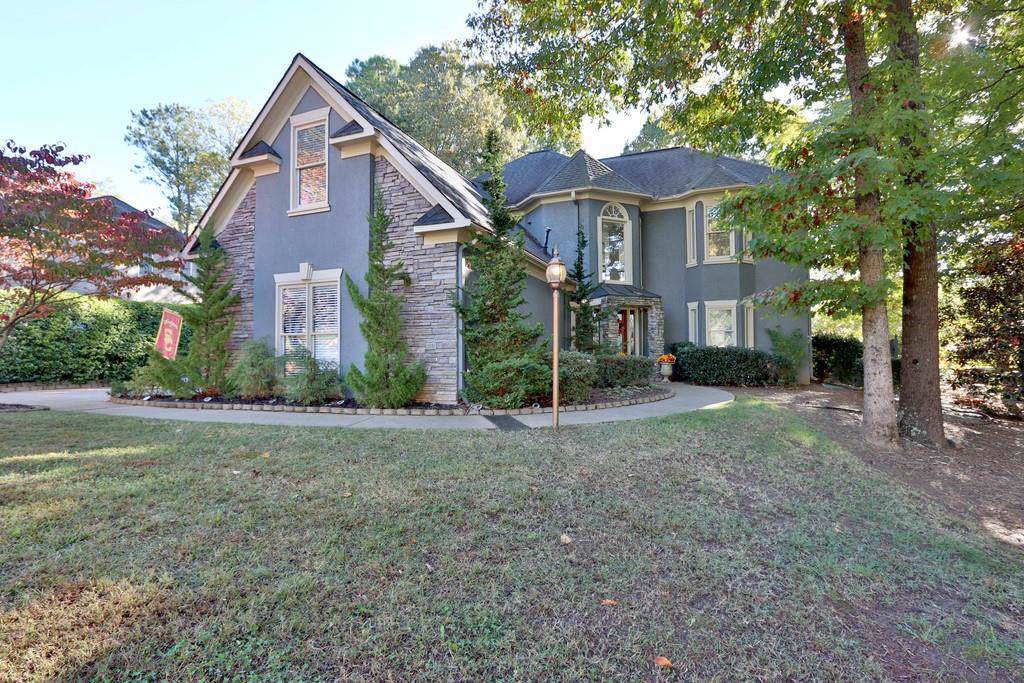 1095 Towne Lake Hills - Photo 1