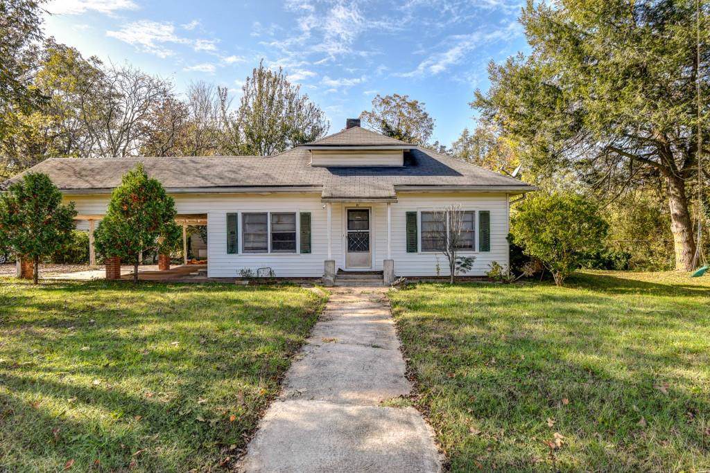 811 Marietta Road - Photo 1
