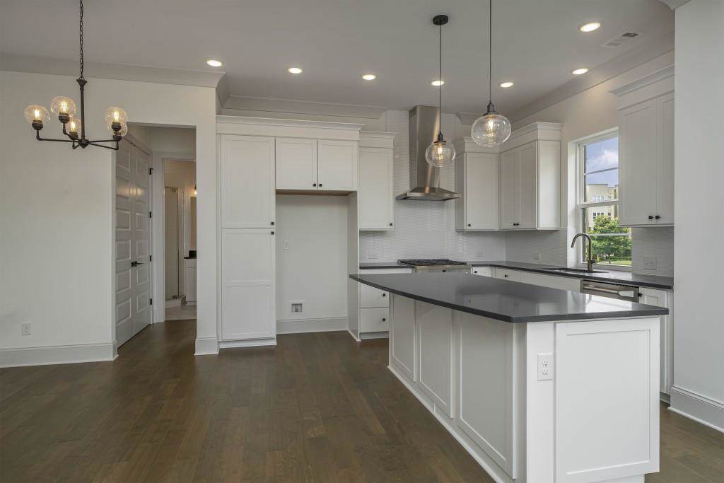 530 Broadview Lane - Photo 1