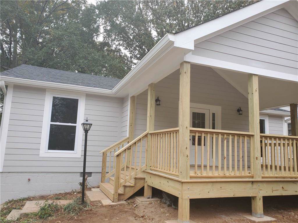 1644 Hawthorne Avenue - Photo 1