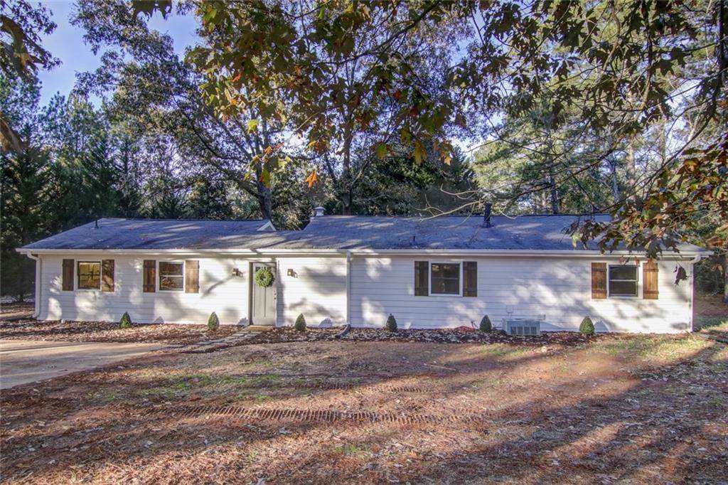 2350 Paradise Circle - Photo 1