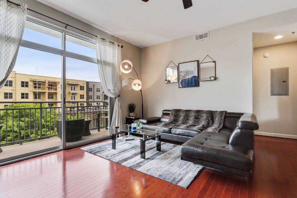 711 Cosmopolitan Drive - Photo 1