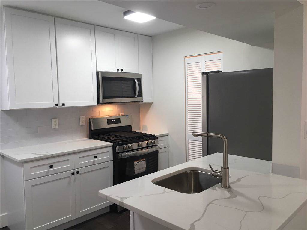 100 Biscayne Drive - Photo 1