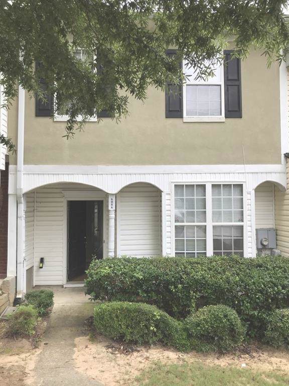 6086 Camden Forrest Drive - Photo 1