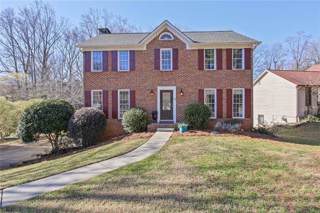 215 Softwood Circle - Photo 1