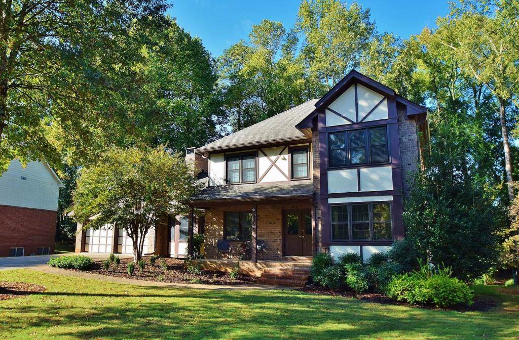 5354 Fox Hill Drive - Photo 1