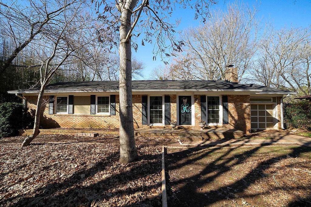 370 Valleybrook Drive - Photo 1