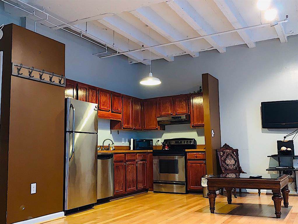 32 Peachtree Street - Photo 1