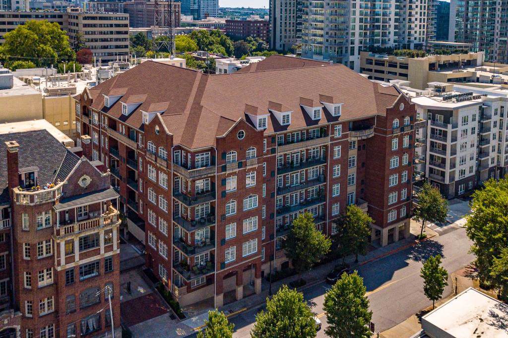 77 Peachtree Place - Photo 1