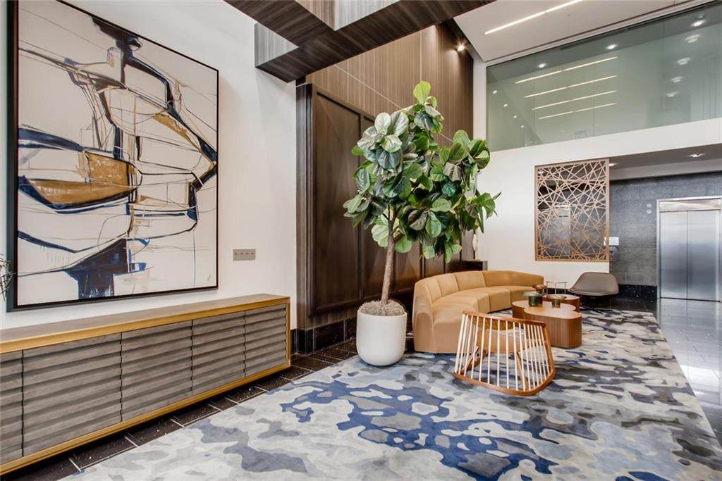 44 Peachtree Place - Photo 1