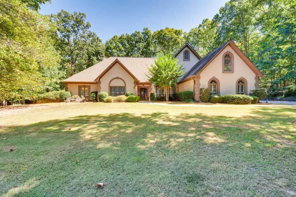 105 Blakewood Drive - Photo 1