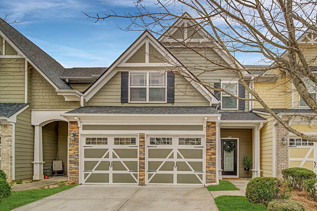 204 Oakview Drive - Photo 1