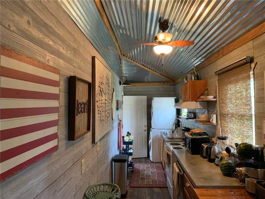 524 Woodlawn Avenue - Photo 1