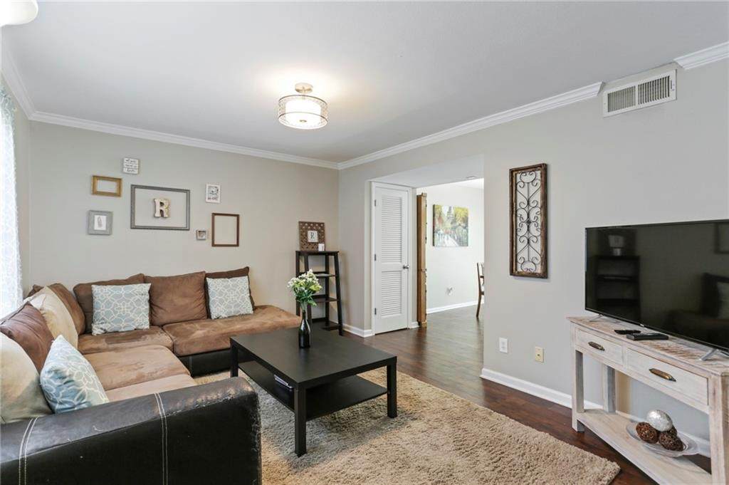 6940 Roswell Road - Photo 1
