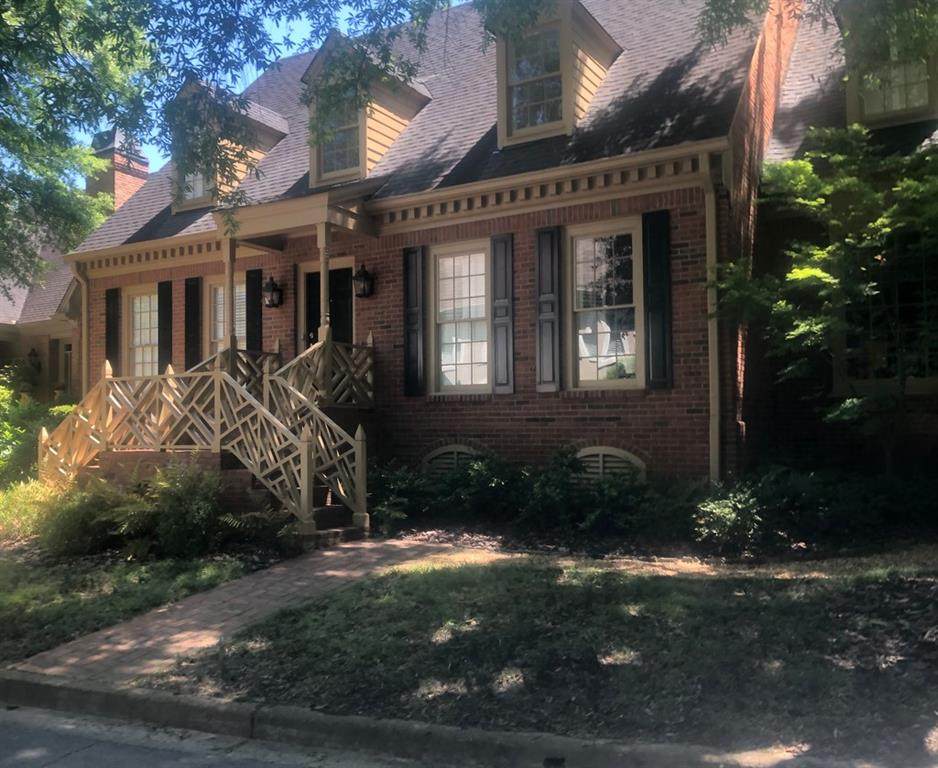 1076 Sheridan Park - Photo 1