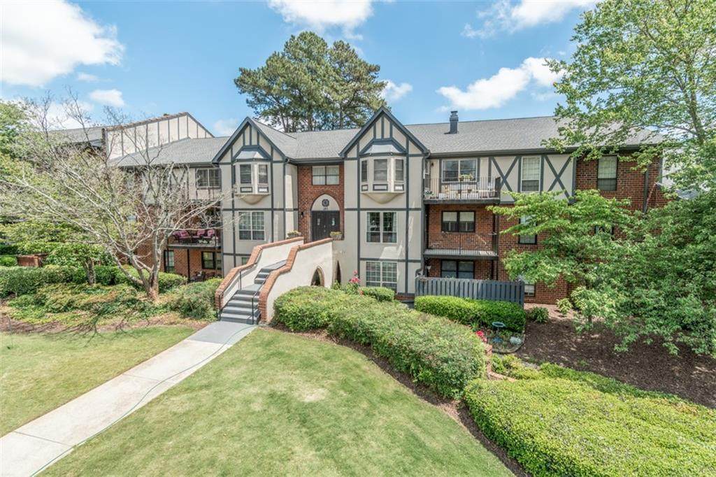 6851 Roswell Road - Photo 1