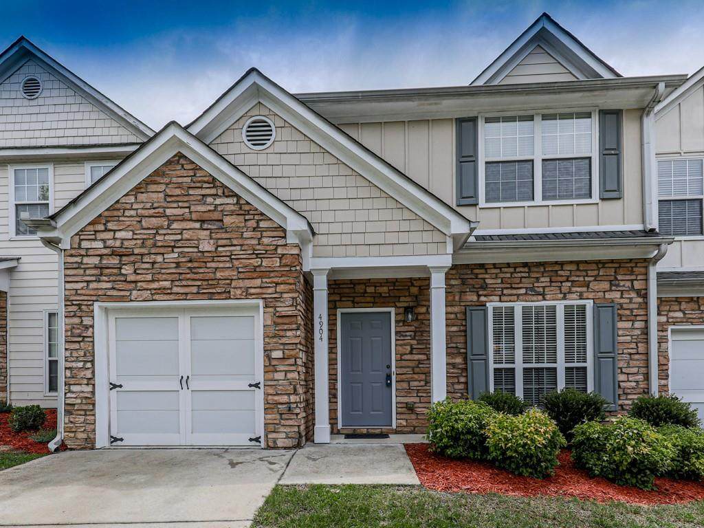 4904 Robinson Square Drive - Photo 1